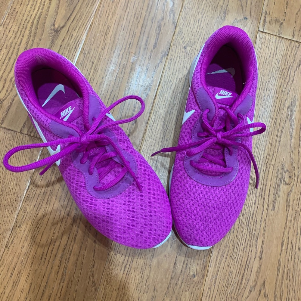Purple Nike tennis shoes - Picture 6 of 6